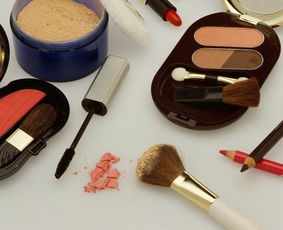 揭秘网络疯传不靠谱的化妆品测试法 日常用品真的能测出好坏吗？